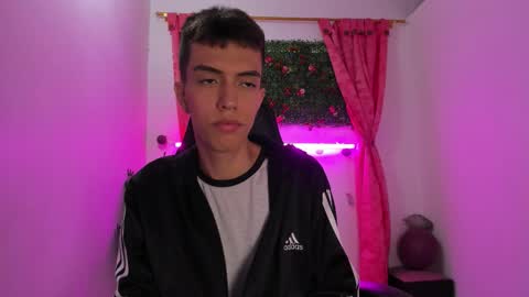 Snapshot of dylan_2005 chatting on September 30, 2025, 11:37 am Dylan online show from September 30, 2025, 11:37 am