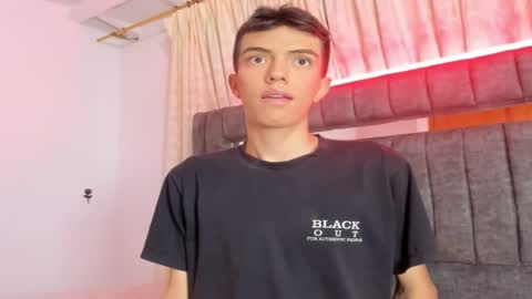 Snapshot of dylan_2005 chatting on October 7, 2025, 11:40 am Dylan online show from October 7, 2025, 11:40 am