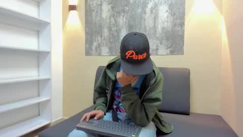 Snapshot of dylan_scott21 chatting on October 16, 2025, 7:48 pm DYLAN online show from October 16, 2025, 7:48 pm
