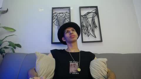 dylan_scotts online show from October 1, 2025, 8:15 pm