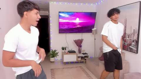 Snapshot of dylanbisex_hot chatting on December 12, 2024, 1:28 pm Mod Dylan Lilith Alan and Drake online show from December 12, 2024, 1:28 pm