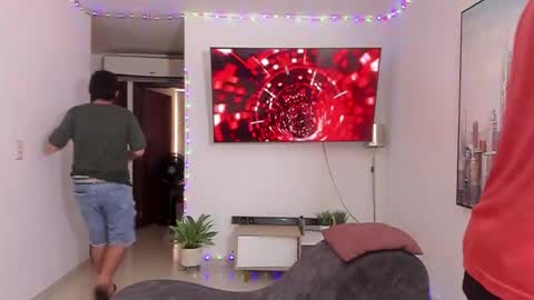 Snapshot of dylanbisex_hot chatting on December 18, 2024, 4:06 pm Mod Dylan Lilith Alan and Drake online show from December 18, 2024, 4:06 pm