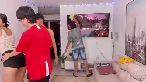 Snapshot of dylanbisex_hot chatting on December 22, 2024, 5:42 pm Mod Dylan Lilith Alan and Drake online show from December 22, 2024, 5:42 pm