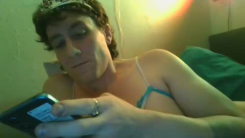 Snapshot of dylanjowelch chatting on December 27, 2024, 1:50 pm Aurora online show from December 27, 2024, 1:50 pm