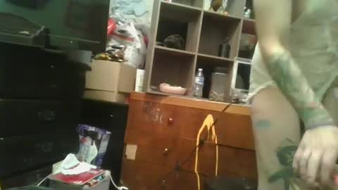 Snapshot of dylanjowelch chatting on January 8, 2025, 7:03 pm Aurora online show from January 8, 2025, 7:03 pm