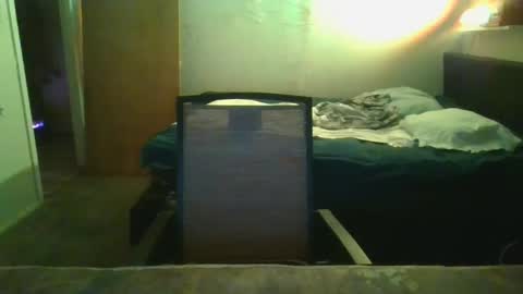 Snapshot of dylanjowelch chatting on January 10, 2025, 2:57 am Aurora online show from January 10, 2025, 2:57 am