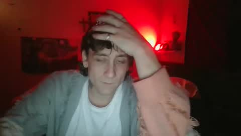 Snapshot of dylanjowelch chatting on January 20, 2025, 3:37 am Aurora online show from January 20, 2025, 3:37 am