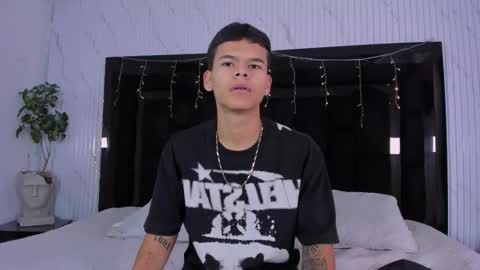 dylanroyce_ online show from March 25, 2026, 12:44 pm