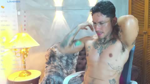 Snapshot of dylanstonne1 chatting on January 16, 2025, 8:46 pm D Y L A N online show from January 16, 2025, 8:46 pm