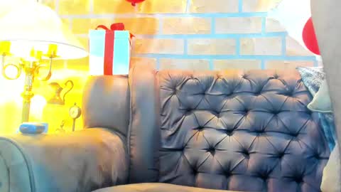 Snapshot of dylanstonne1 chatting on February 8, 2025, 2:26 am D Y L A N online show from February 8, 2025, 2:26 am