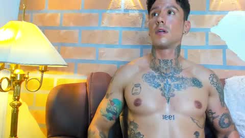 Snapshot of dylanstonne1 chatting on March 2, 2025, 12:53 am D Y L A N online show from March 2, 2025, 12:53 am