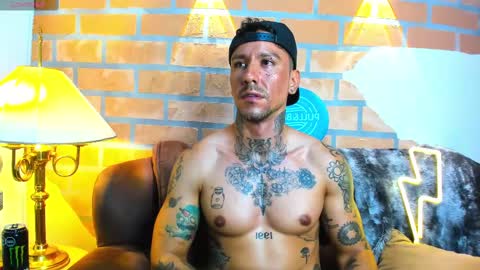 Snapshot of dylanstonne1 chatting on March 12, 2025, 10:50 pm D Y L A N online show from March 12, 2025, 10:50 pm