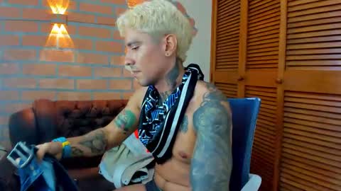 Snapshot of dylanstonne1 chatting on September 9, 2025, 11:15 pm D Y L A N online show from September 9, 2025, 11:15 pm