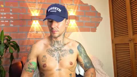 Snapshot of dylanstonne1 chatting on September 25, 2025, 8:56 pm D Y L A N online show from September 25, 2025, 8:56 pm