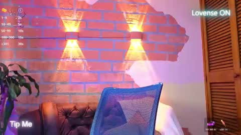 Snapshot of dylanstonne1 chatting on November 9, 2025, 7:12 pm D Y L A N online show from November 9, 2025, 7:12 pm