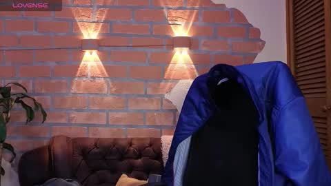 Snapshot of dylanstonne1 chatting on November 29, 2025, 9:51 pm D Y L A N online show from November 29, 2025, 9:51 pm