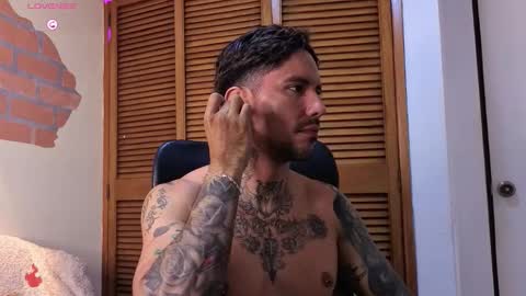 Snapshot of dylanstonne1 chatting on December 2, 2025, 8:59 pm D Y L A N online show from December 2, 2025, 8:59 pm