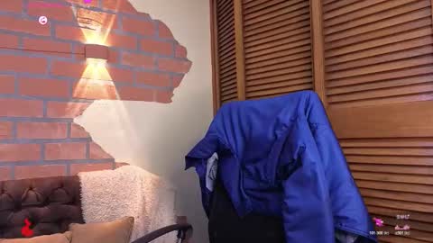 Snapshot of dylanstonne1 chatting on December 3, 2025, 10:08 pm D Y L A N online show from December 3, 2025, 10:08 pm