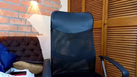 D Y L A N online show from February 15, 2026, 3:14 am