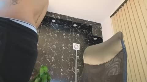 D Y L A N online show from April 16, 2026, 3:29 am