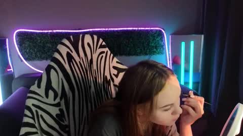 Dyna online show from November 14, 2025, 2:32 am