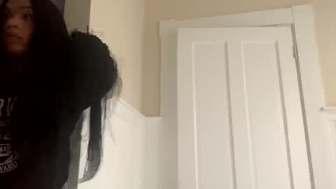 Snapshot of dynasty313 chatting on January 18, 2025, 7:04 pm Dynasty online show from January 18, 2025, 7:04 pm