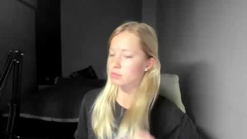 fansly - yourbestbaby online show from February 12, 2025, 4:33 am