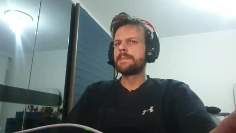 Snapshot of eaglecrm chatting on January 5, 2025, 9:25 pm eaglecrm online show from January 5, 2025, 9:25 pm