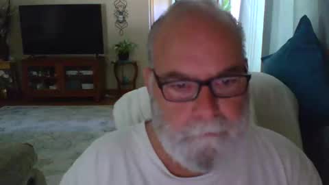 Snapshot of earl52 chatting on June 4, 2026, 1:06 pm earl52 online show from June 4, 2026, 1:06 pm