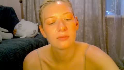 Lily online show from July 3, 2026, 10:32 am