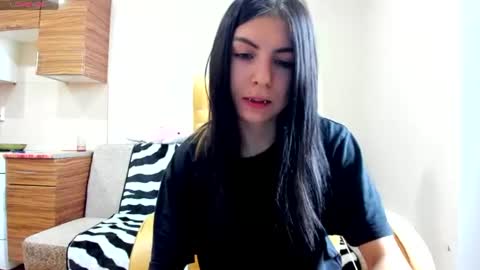 Snapshot of earthadobb chatting on July 16, 2026, 7:25 am Emma online show from July 16, 2026, 7:25 am