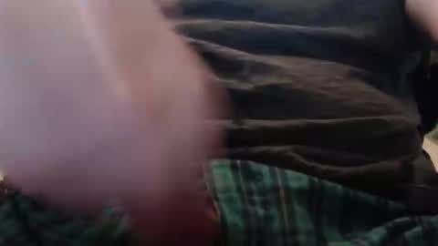 eat_a_peach2 online show from April 15, 2026, 10:33 am