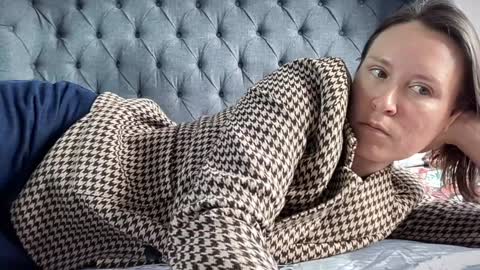 Snapshot of eatmypie69 chatting on September 11, 2025, 9:20 am Nadia Ferreira  online show from September 11, 2025, 9:20 am