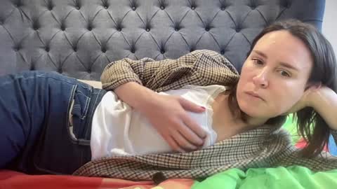 Nadia Ferreira  online show from January 9, 2026, 11:13 am