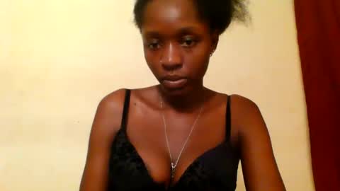 Snapshot of eboney_tall chatting on November 10, 2025, 7:46 pm eboney_tall online show from November 10, 2025, 7:46 pm