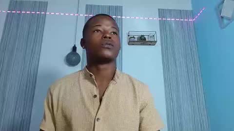 Chris Palaz  online show from December 15, 2025, 6:45 pm