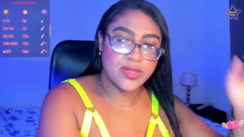 Snapshot of ebony__queen2 chatting on May 16, 2026, 6:28 pm ebony__queen2 online show from May 16, 2026, 6:28 pm