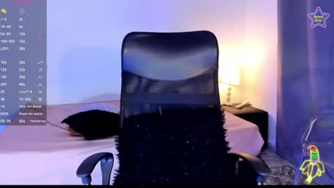 ebony__queen2 online show from June 15, 2026, 8:22 pm