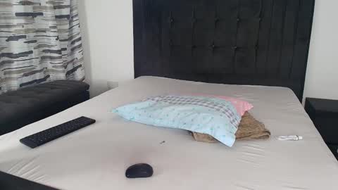 Angelina online show from December 19, 2025, 7:54 pm