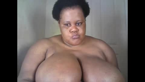 Snapshot of ebony_magixs chatting on October 23, 2025, 8:40 pm ebony_magixs online show from October 23, 2025, 8:40 pm