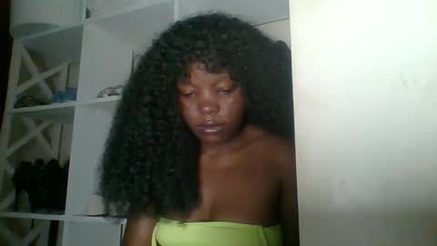 Snapshot of ebony_malkia chatting on December 15, 2025, 7:34 am Malikia online show from December 15, 2025, 7:34 am