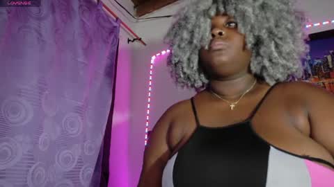 Snapshot of ebony_neighbormoans chatting on May 5, 2026, 3:14 am LINA online show from May 5, 2026, 3:14 am
