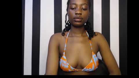 Snapshot of ebony_petitequeen chatting on September 19, 2025, 8:16 am Ella online show from September 19, 2025, 8:16 am
