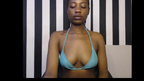 Snapshot of ebony_petitequeen chatting on October 8, 2025, 7:50 am Ella online show from October 8, 2025, 7:50 am
