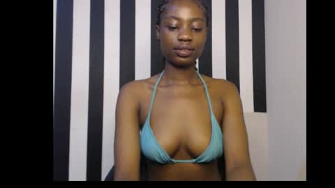 Snapshot of ebony_petitequeen chatting on October 19, 2025, 10:05 am Ella online show from October 19, 2025, 10:05 am