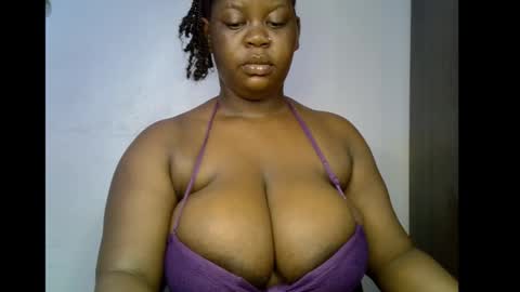 Snapshot of ebony_plumx12 chatting on December 23, 2025, 9:18 am Prisy online show from December 23, 2025, 9:18 am