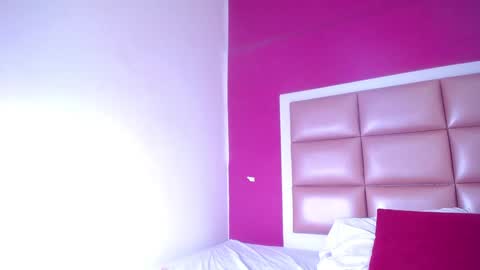 Snapshot of ebony_sugar_mommy chatting on December 18, 2024, 11:19 pm MILENA online show from December 18, 2024, 11:19 pm