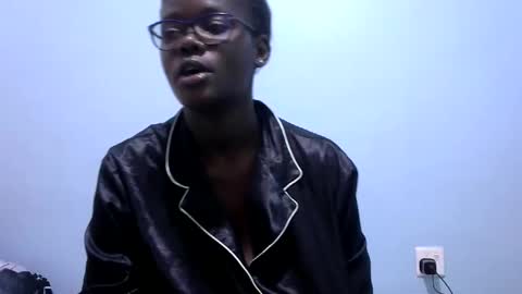 Snapshot of ebonybloom01 chatting on November 10, 2025, 12:26 pm ebonybloom01 online show from November 10, 2025, 12:26 pm