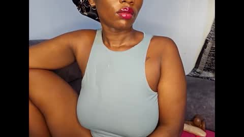 Snapshot of ebonycandymelani chatting on November 12, 2025, 11:47 pm Ebony Melanie online show from November 12, 2025, 11:47 pm