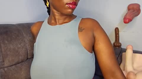 Snapshot of ebonycandymelani chatting on January 12, 2026, 11:43 pm Ebony Melanie online show from January 12, 2026, 11:43 pm